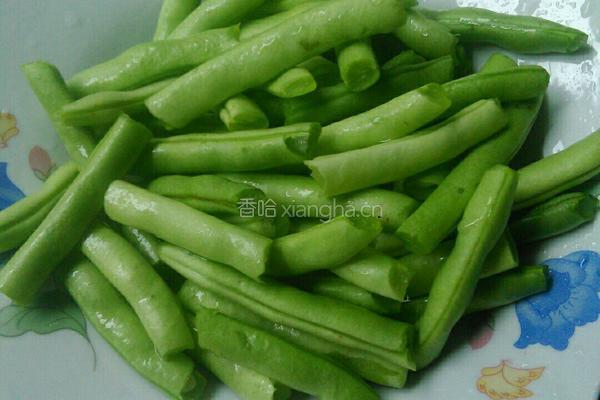 四季豆烧鸡的做法图解2