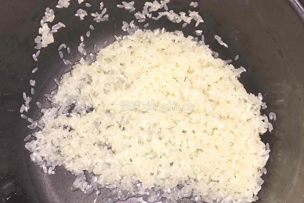 香肠土豆焖饭的做法图解1