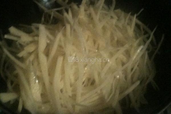 家常版蒜香土豆丝的做法图解9