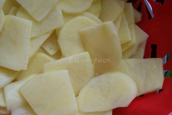 土豆回锅肉的做法图解4