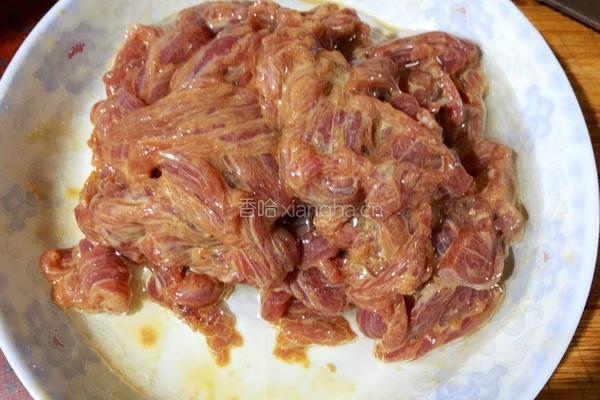 牛肉炒茭白的做法图解3