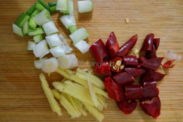 萝卜炒豆腐渣的做法图解2