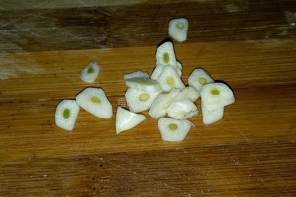 红烧肉炖藕块的做法图解3