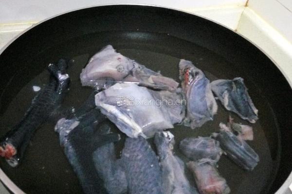 椰子煲乌鸡的做法图解6