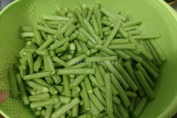 家常炒豆角之简单版的做法图解2