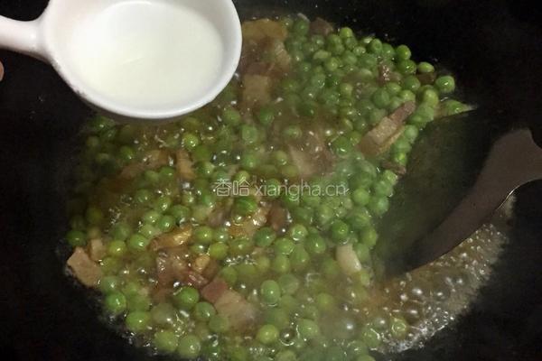 腊肉烧豌豆的做法图解8