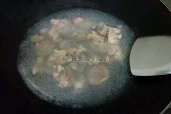 板栗烧鸡的做法图解2
