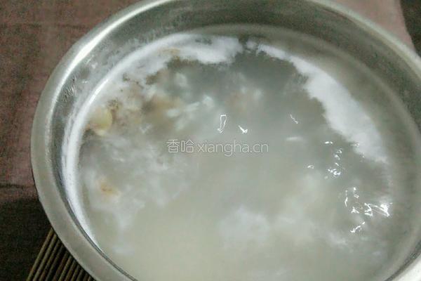 鸡蛋腊肉大米粥的做法图解2