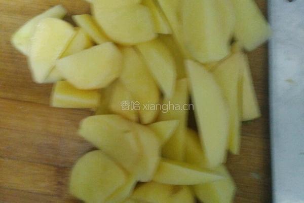 蘑菇炖土豆的做法图解2