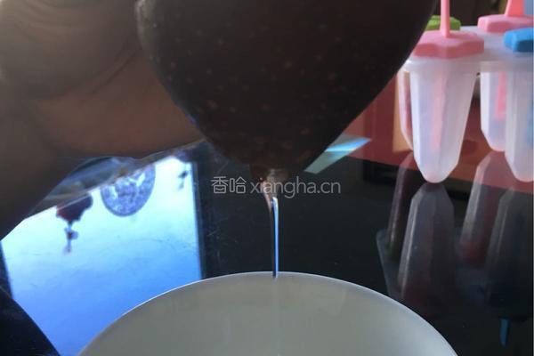 手动榨梨汁的做法图解4