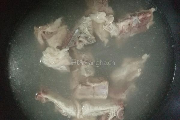 玉米排骨汤（高压锅）超简单版的做法图解2