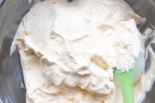 淡奶油水果蛋糕（巧克力蛋糕胚）的做法图解1