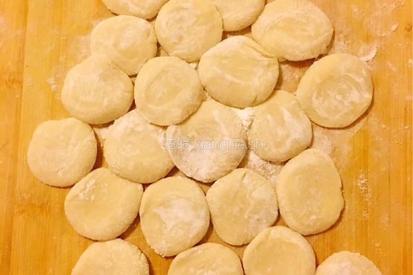 韭菜鸡蛋虾仁水饺的做法图解17