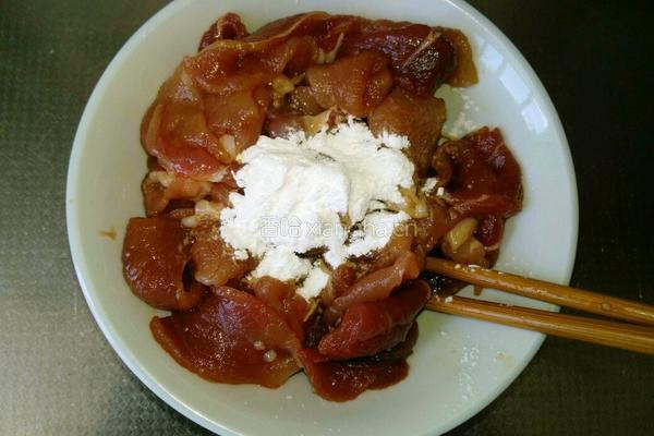 核桃炒肉片的做法图解2