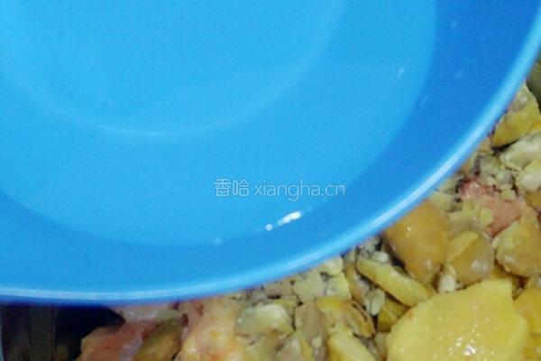 板栗蒸鸡的做法图解5