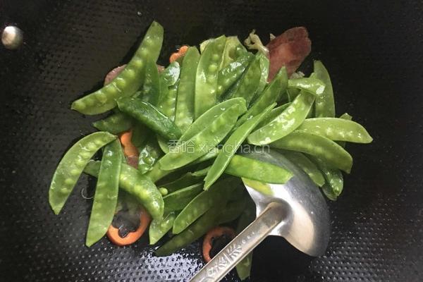 腊肠炒荷兰豆的做法图解3