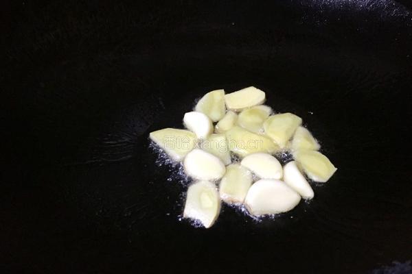 板栗焖鸡肉的做法图解6