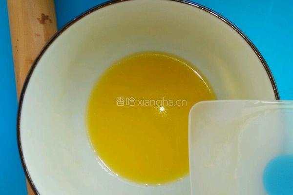 彩虹慕斯蛋糕的做法图解2
