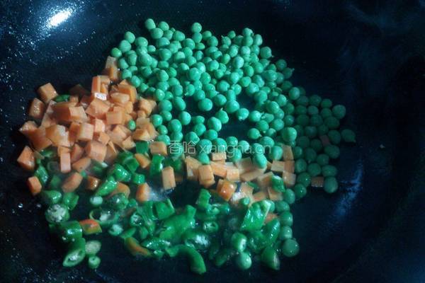 豌豆胡萝卜炒牦牛肉的做法图解9