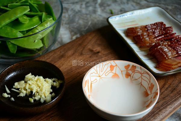 荷兰豆炒腊肉的做法图解4