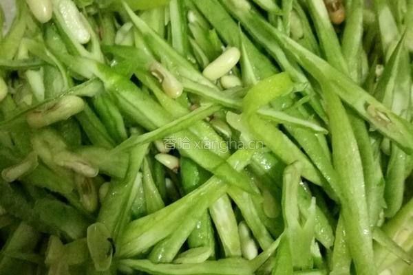 爆炒豆角的做法图解1