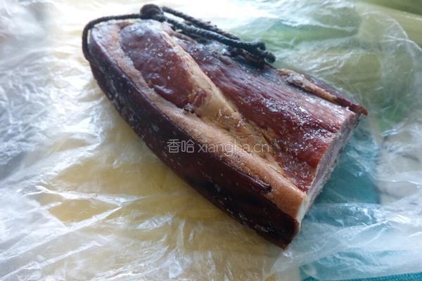 腊肉西芹的做法图解1