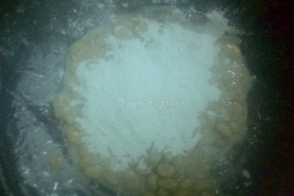 奶香糖衣花生的做法图解3