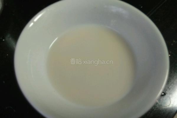 蒜苗爆小肠的做法图解5