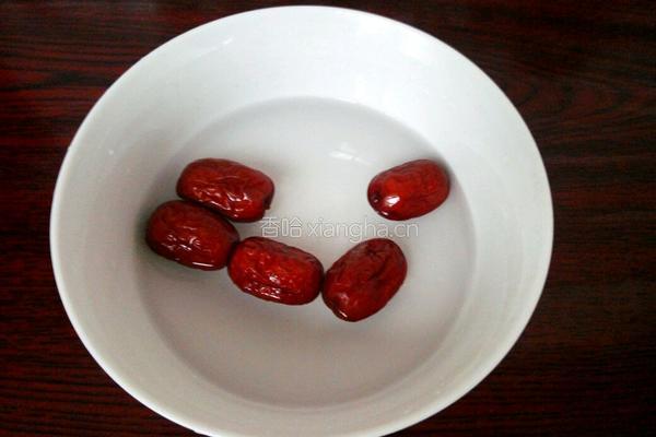 大米红枣红薯粥的做法图解5