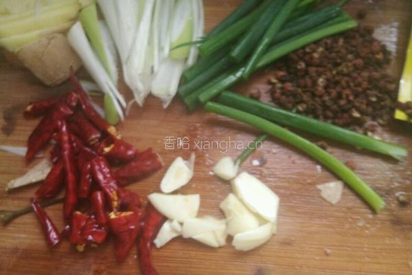 酸菜鱼的做法图解1