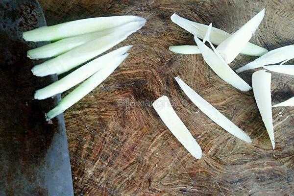 香蒜榨菜炒金钱肚(开胃版)的做法图解6