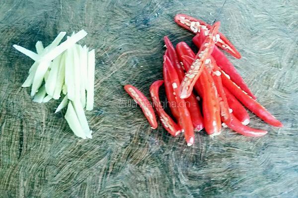 香蒜榨菜炒金钱肚(开胃版)的做法图解7