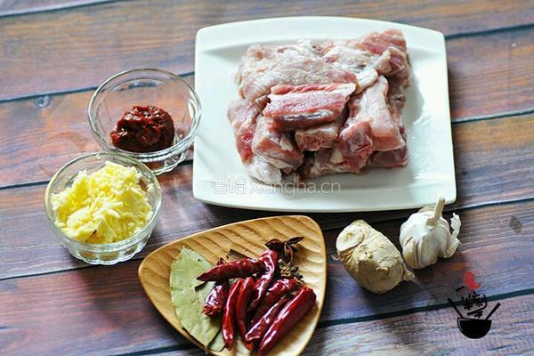 韩式辣酱芝士焗排骨的做法图解1