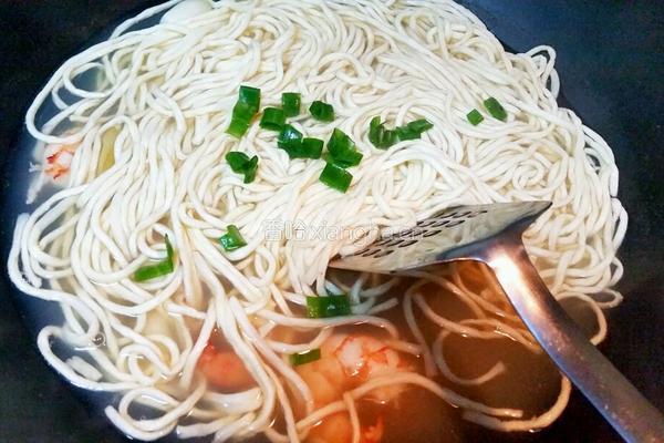 大虾伊面的做法图解9
