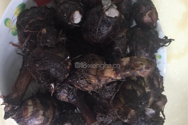 葱油芋艿的做法图解1