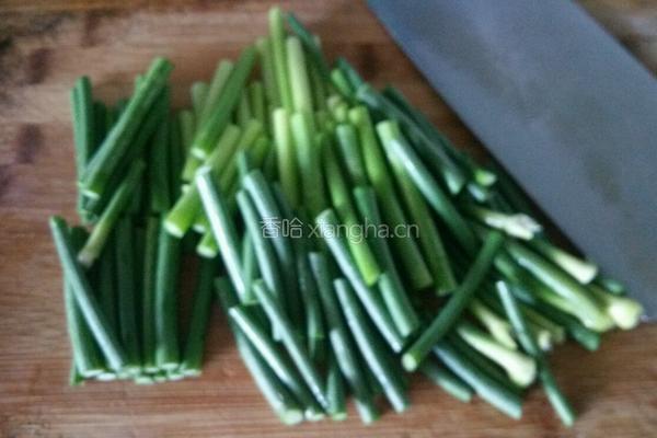 红肠蒜苔土豆条的做法图解4