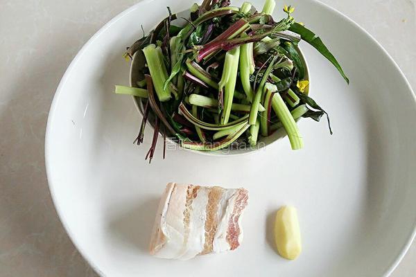 腊肉炒红菜苔的做法图解1