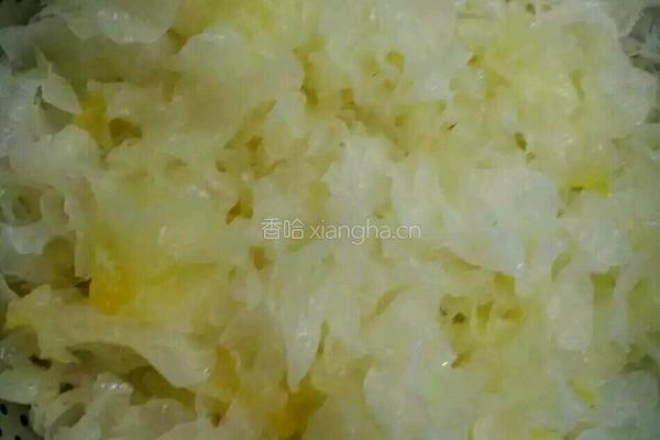 椰汁西米雪耳木瓜的做法图解2
