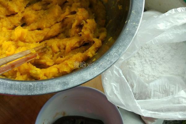 金黄芝麻南瓜饼的做法图解2