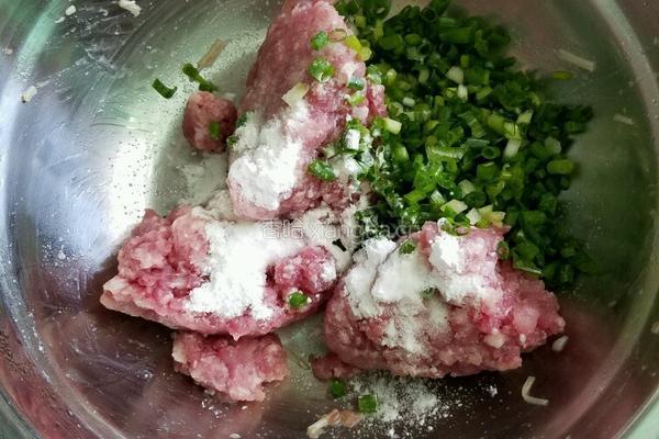 金针菇饺子的做法图解2