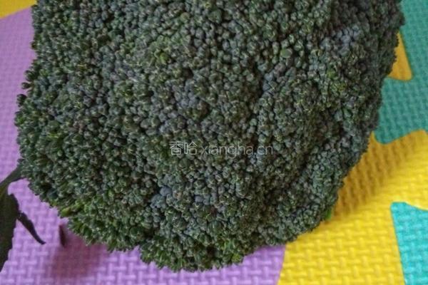 牛肉末西兰花的做法图解1