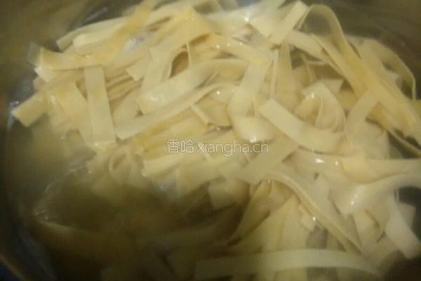 辣椒炒豆皮的做法图解5