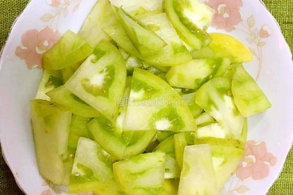 青番茄炒土豆的做法图解2