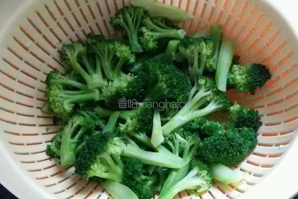  豆豉炝炒西兰花的做法图解3