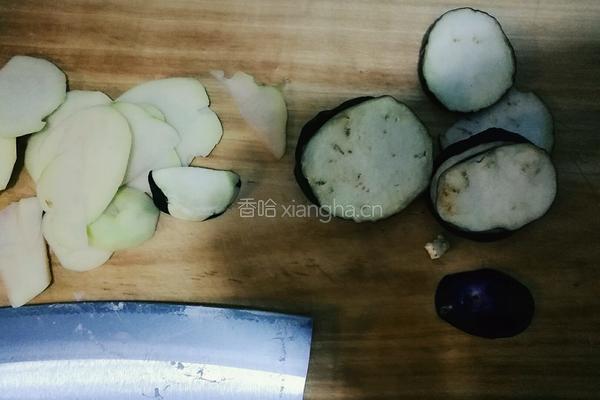 土豆茄子饼的做法图解1
