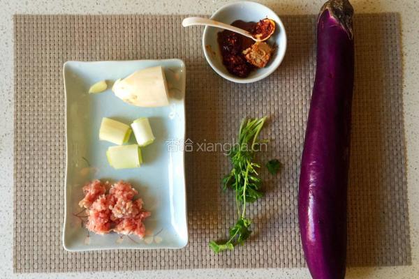 酱香肉末茄子的做法图解1