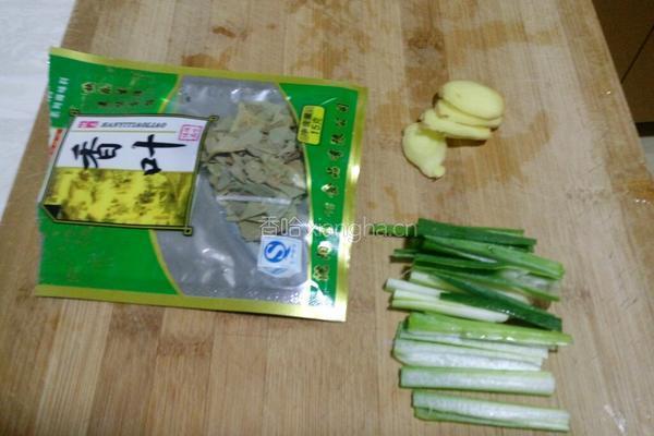 大骨玉米汤的做法图解3