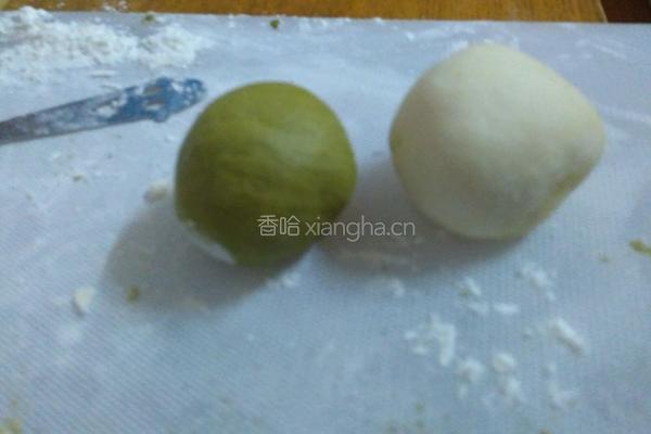抹茶双色馒头的做法图解5