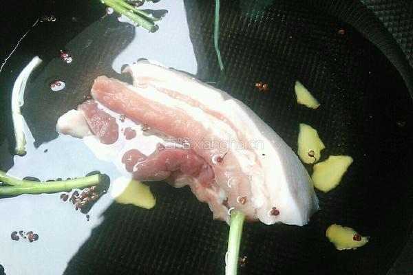蒜苗回锅肉的做法图解3