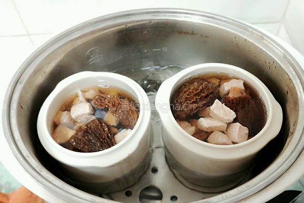 羊肚菌炖海螺的做法图解3